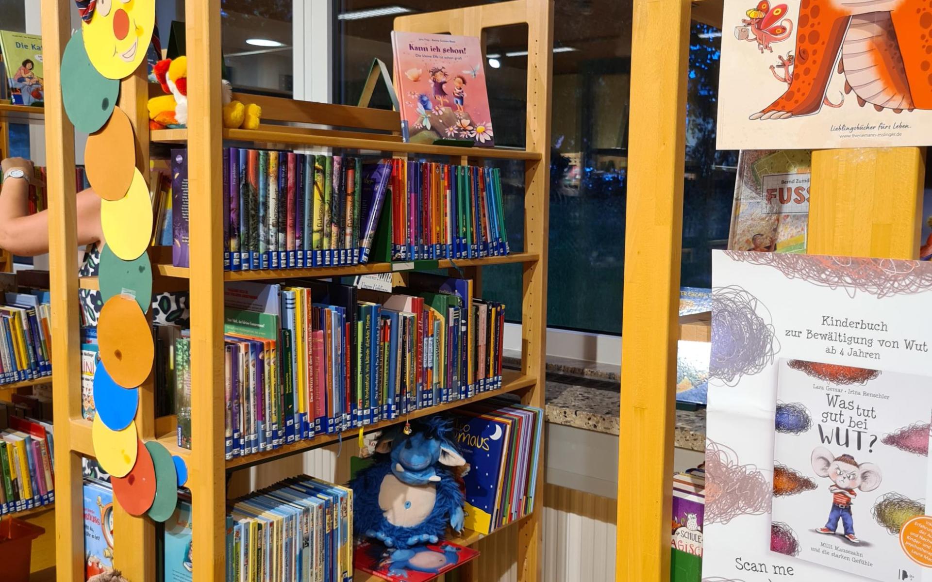 Foto Bücherregal Kinder